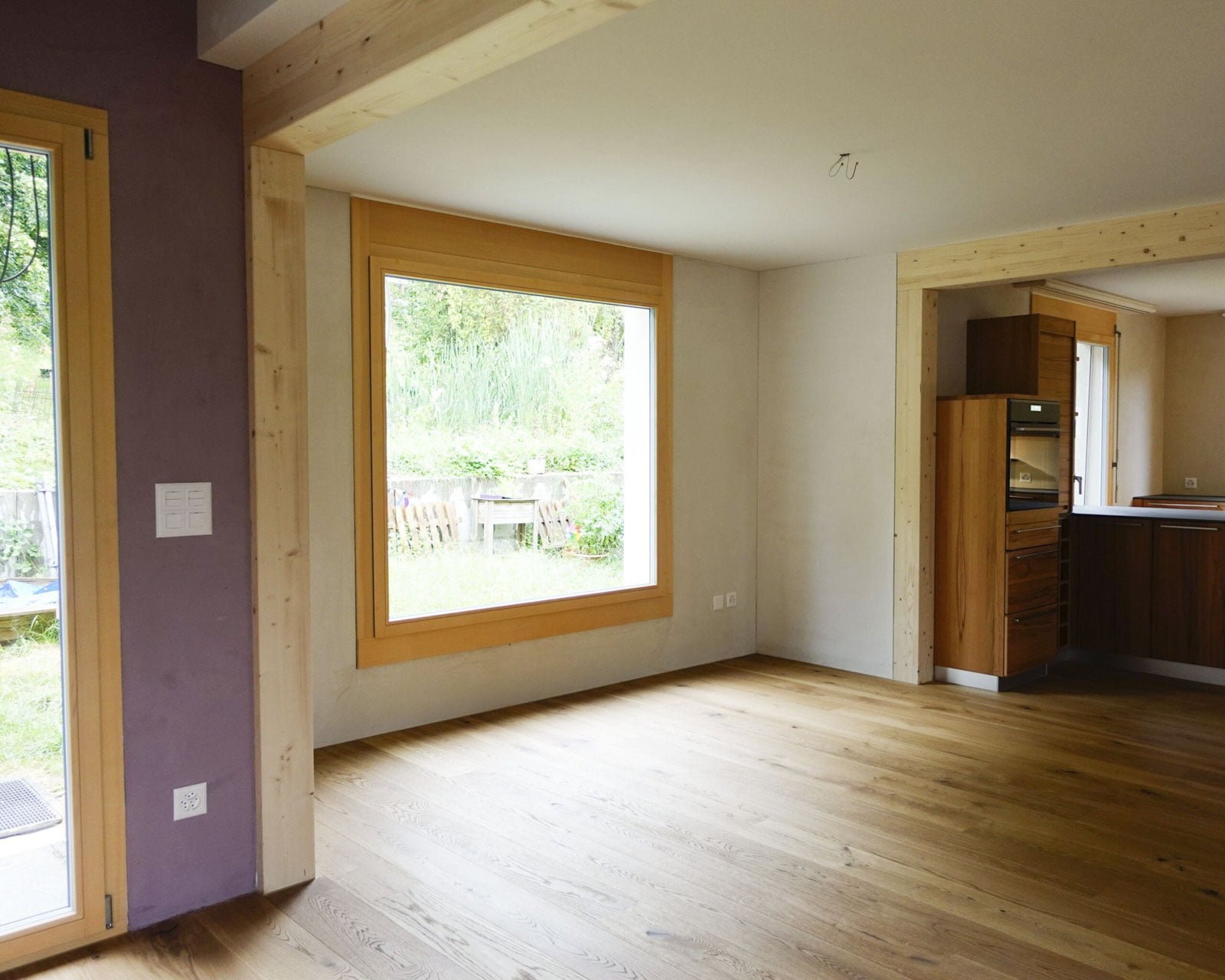 neues grosses Fenster mit Blick in den Garten