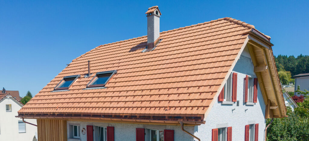 Neuer Schornstein auf Dach